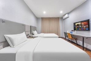 Business Suite | Minibar, desk, blackout drapes, free WiFi - Kaixin Express Hotel (Shenzhen)