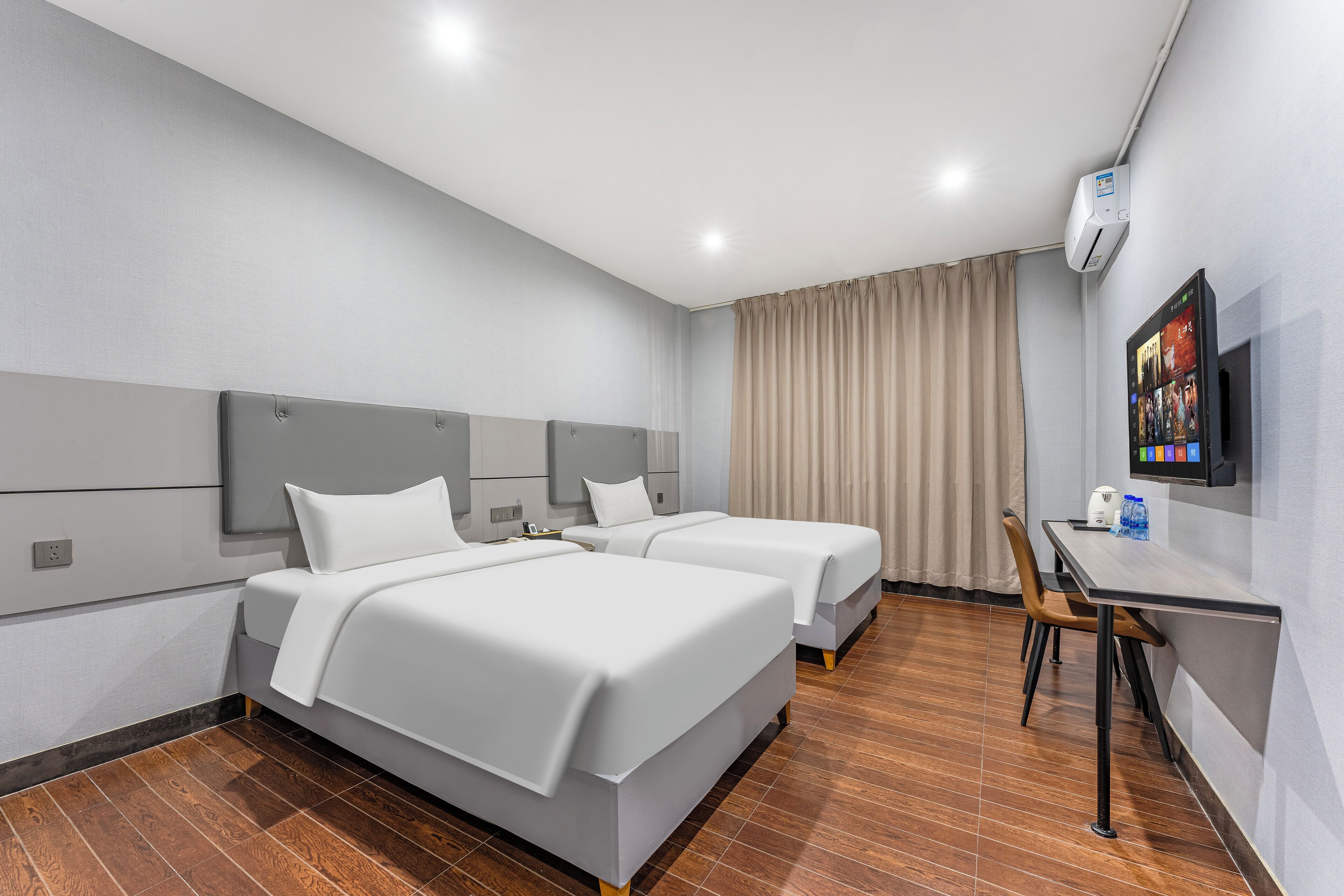 Businesssviitti, 2 makuuhuonetta | Minibaari, työpöytä, pimennysverhot, ilmainen Wi-Fi