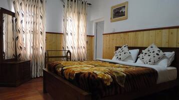 Standard Double Room, 1 Queen Bed, Mountain View | 1 bedroom, premium bedding, desk, iron/ironing board