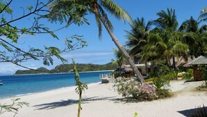 Unclassified image, 4 of 36, button - El Canonero Diving Beach Resort (Puerto Galera)