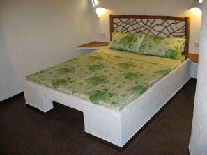 Rom – deluxe | Skrivebord, wi-fi (inkludert) og sengetøy