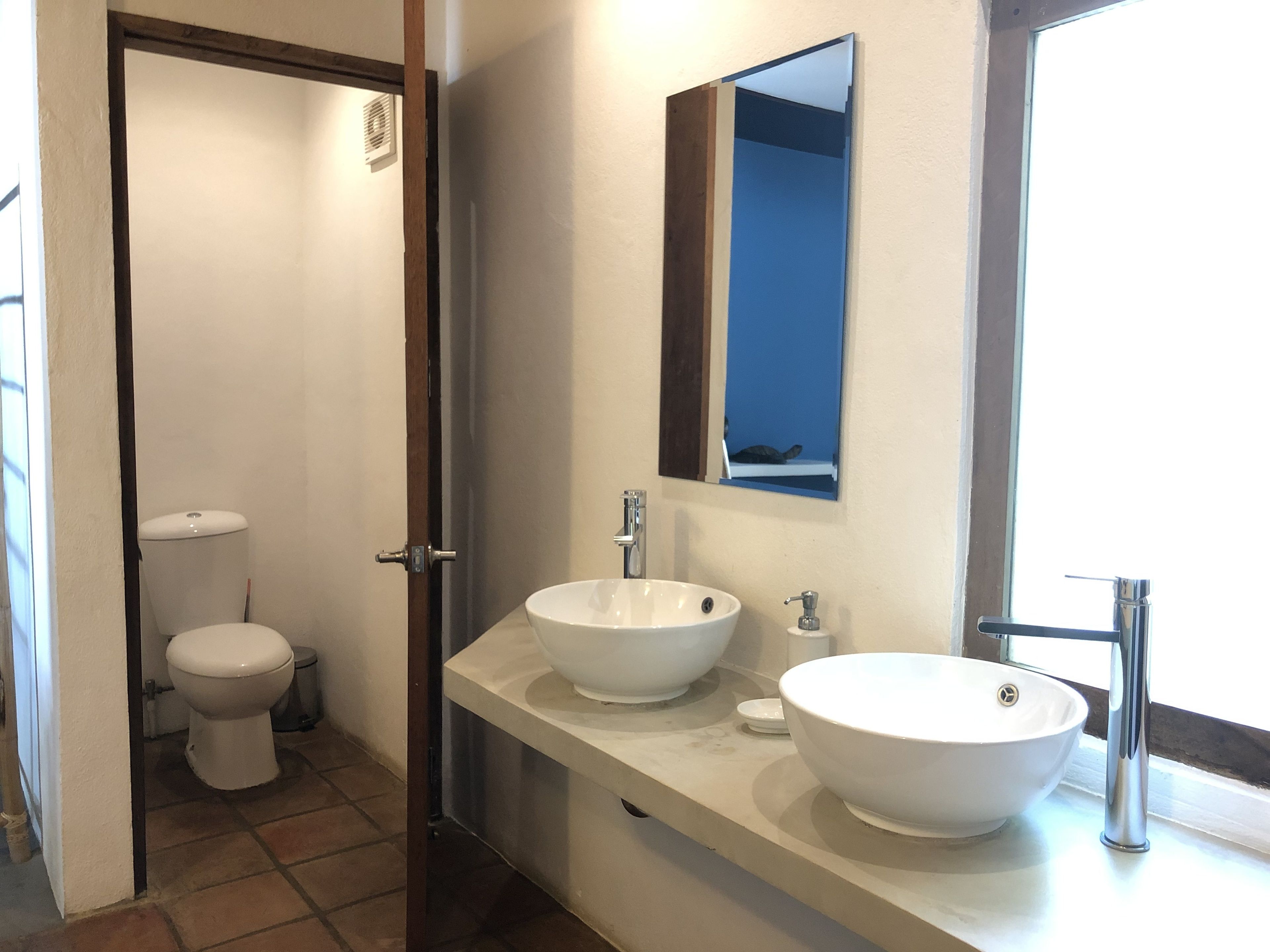 cottage, sea view | bathroom | shower, free toiletries, hair dryer, towels