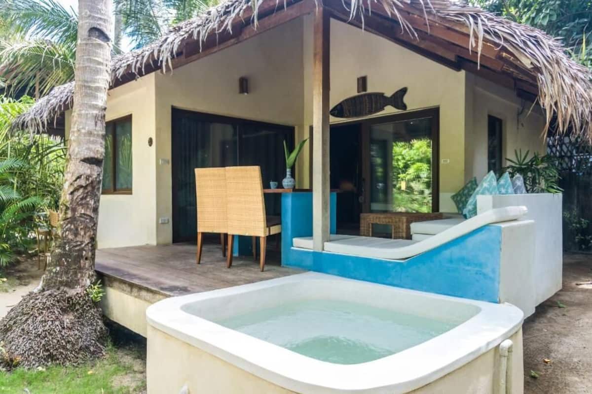 Villa | Minibar, in-room safe, desk, free WiFi
