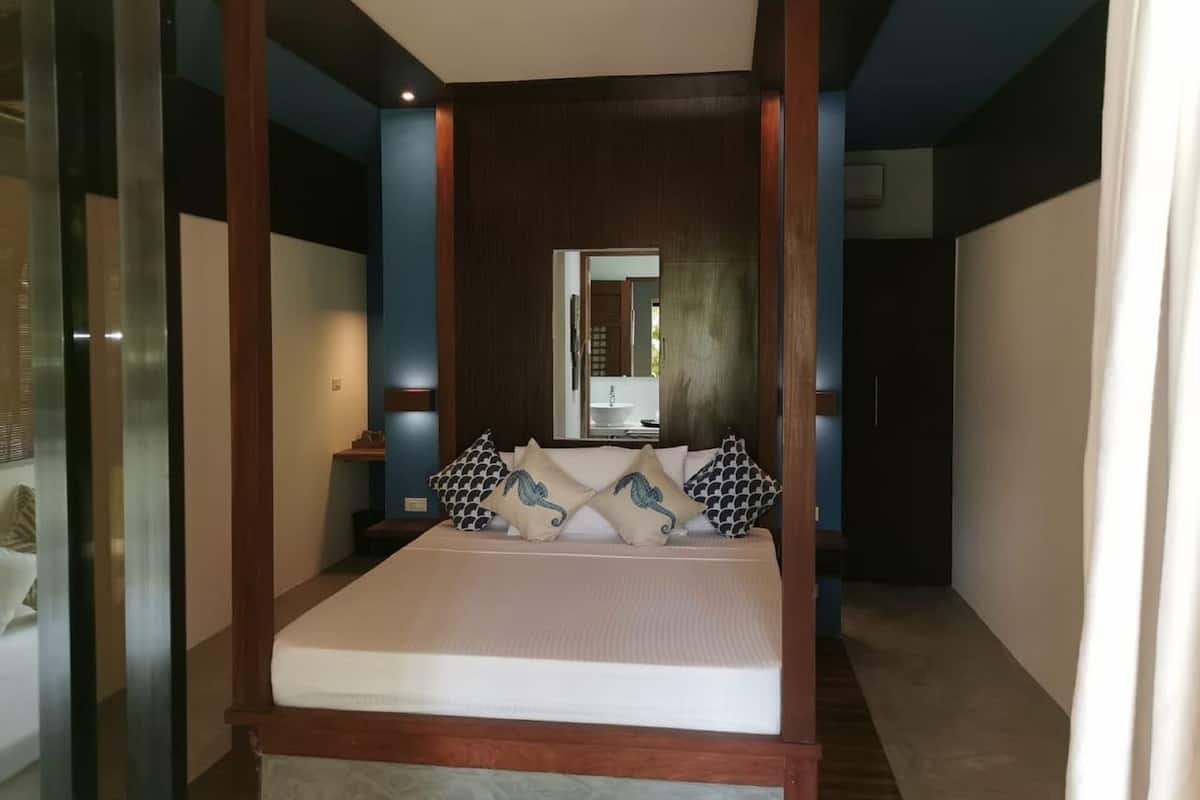 Superior kamer, uitzicht op tuin | 1 slaapkamer, een minibar, een kluis op de kamer, een bureau