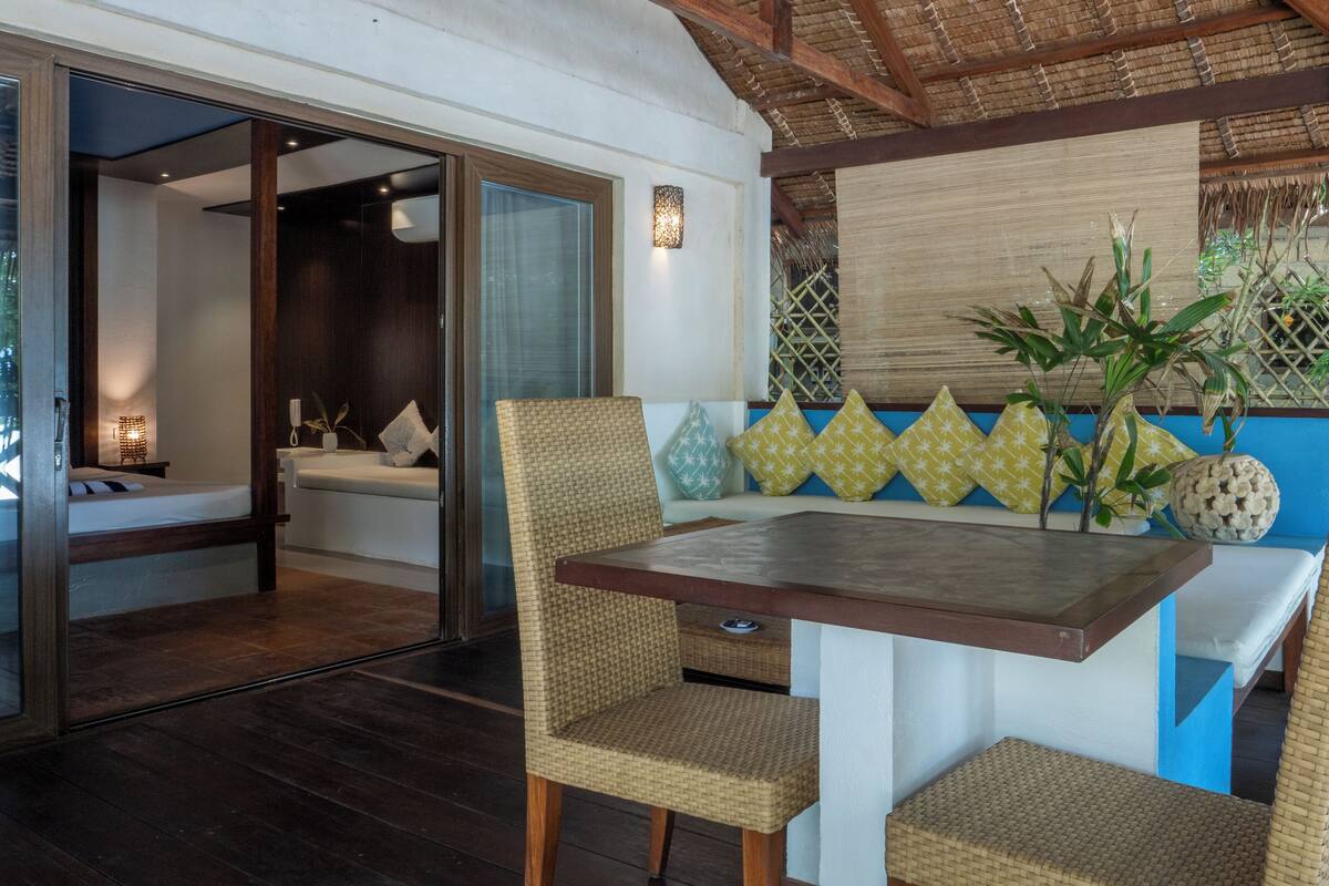 Cottage, quang cảnh vườn | Minibar, két bảo mật tại phòng, bàn 