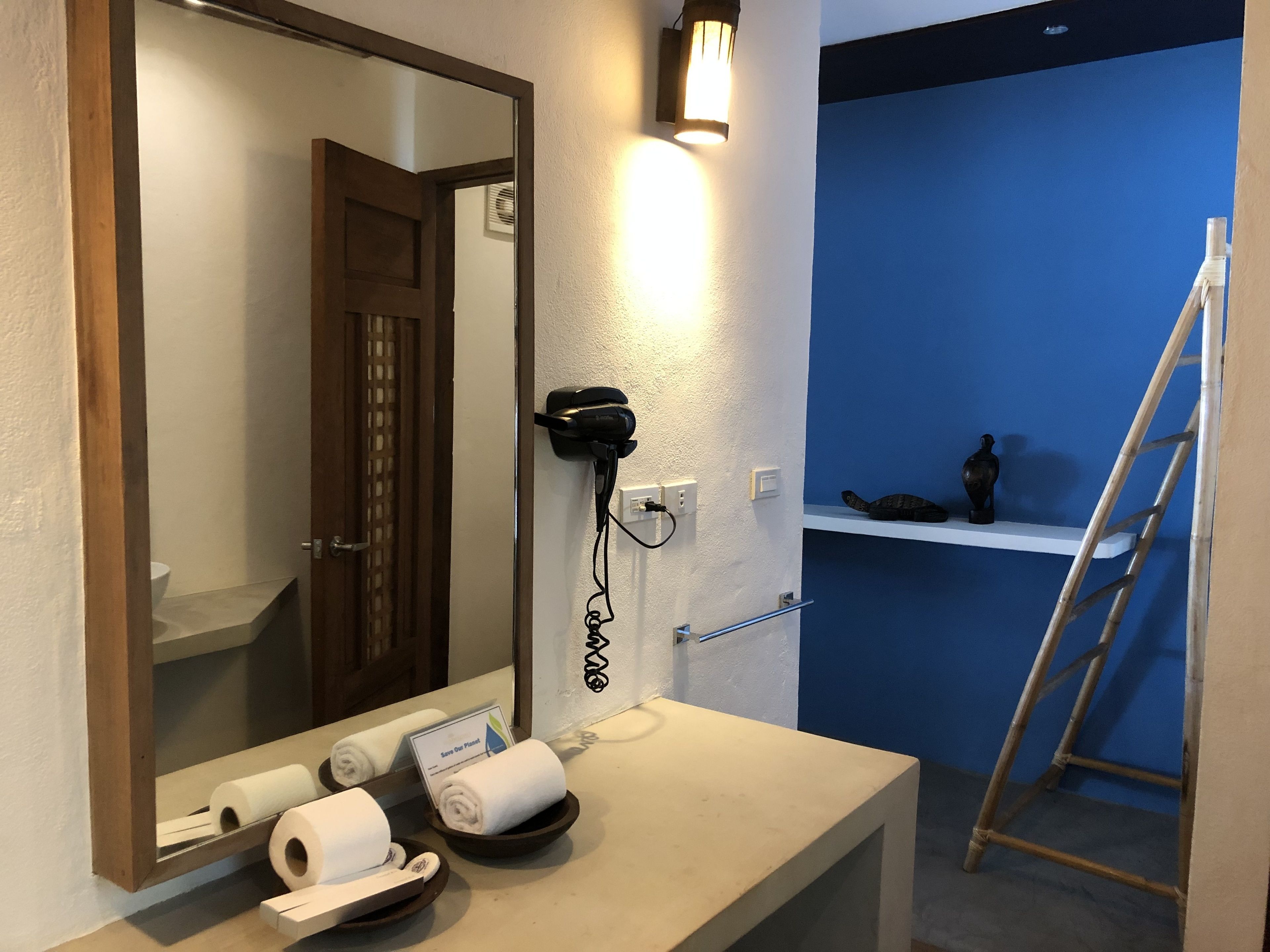 cottage, sea view | bathroom | shower, free toiletries, hair dryer, towels