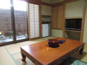 Japanese Style Room | Free WiFi