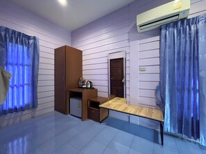 Standard Room | Free WiFi, bed sheets