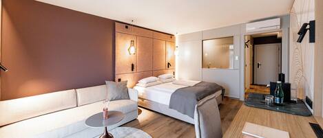 Habitación Premium doble | Minibar, caja fuerte, escritorio y sistema de insonorización