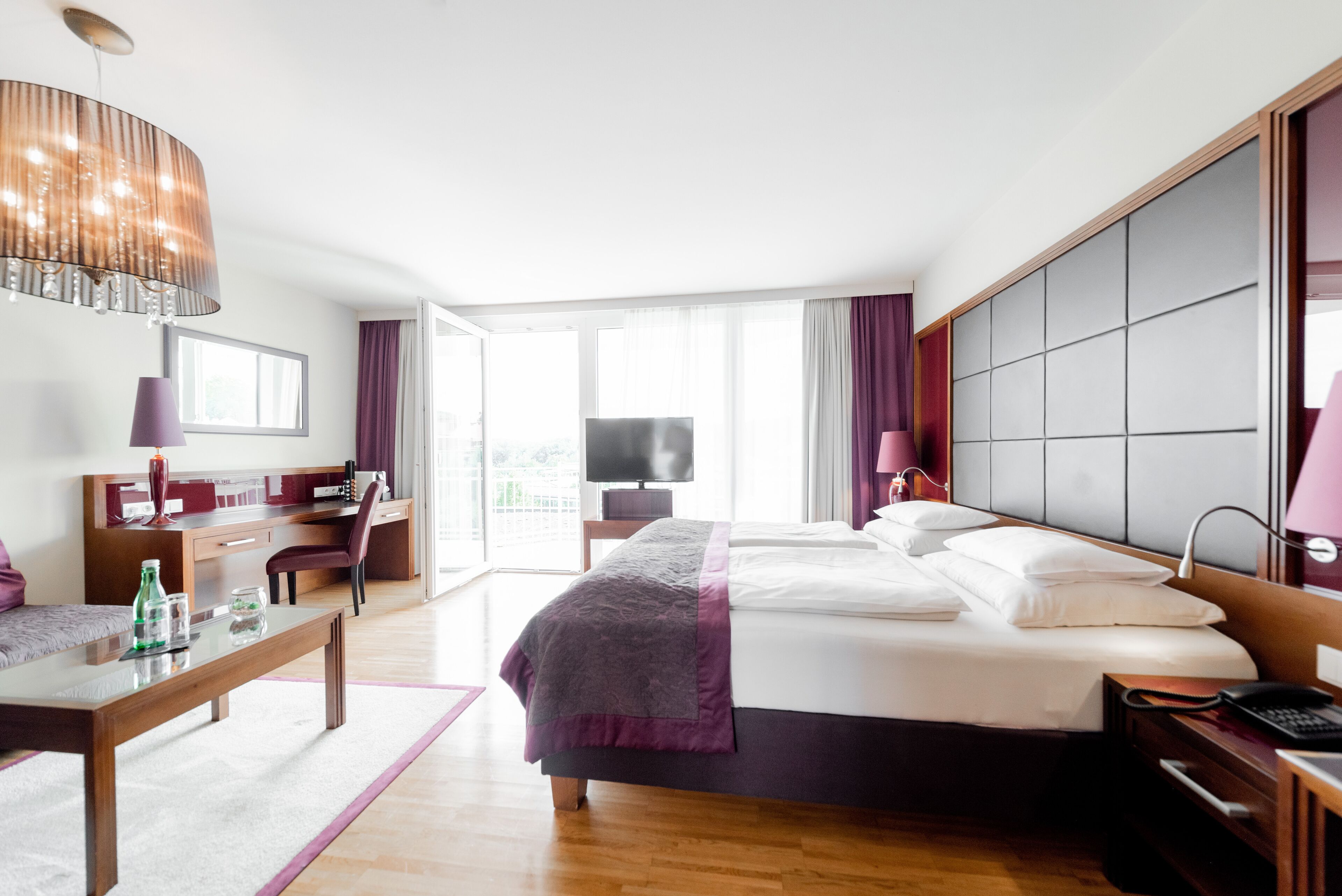deluxe double room | minibar, in-room safe, desk, soundproofing