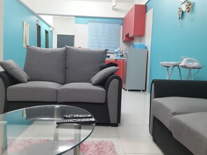 Apartment, 3 Bedrooms, Garden View | Living area