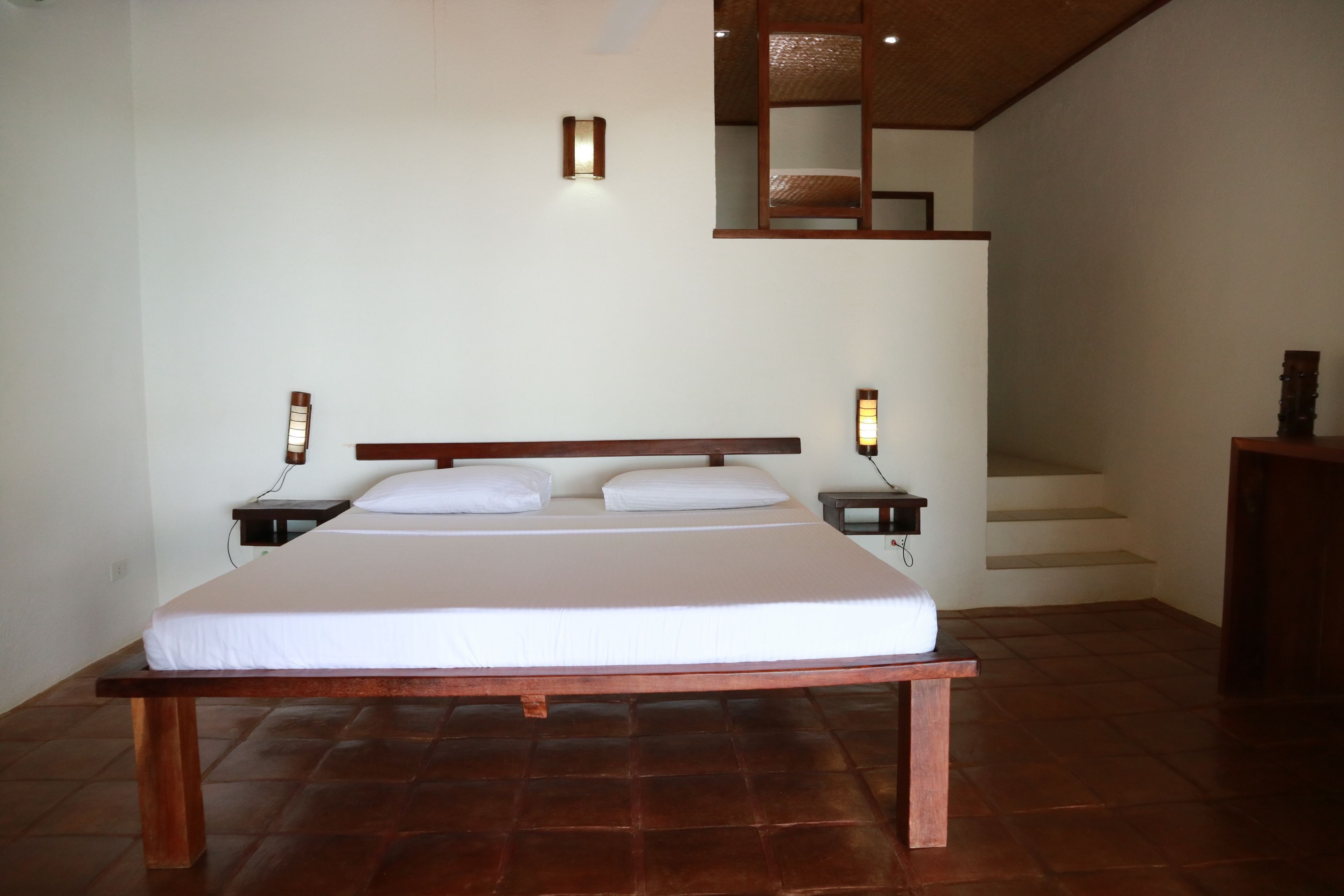 in-room safe, desk, bed sheets