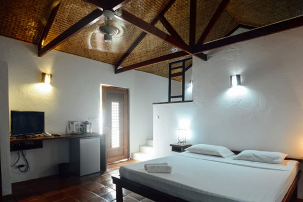 cottage | in-room safe, desk, bed sheets