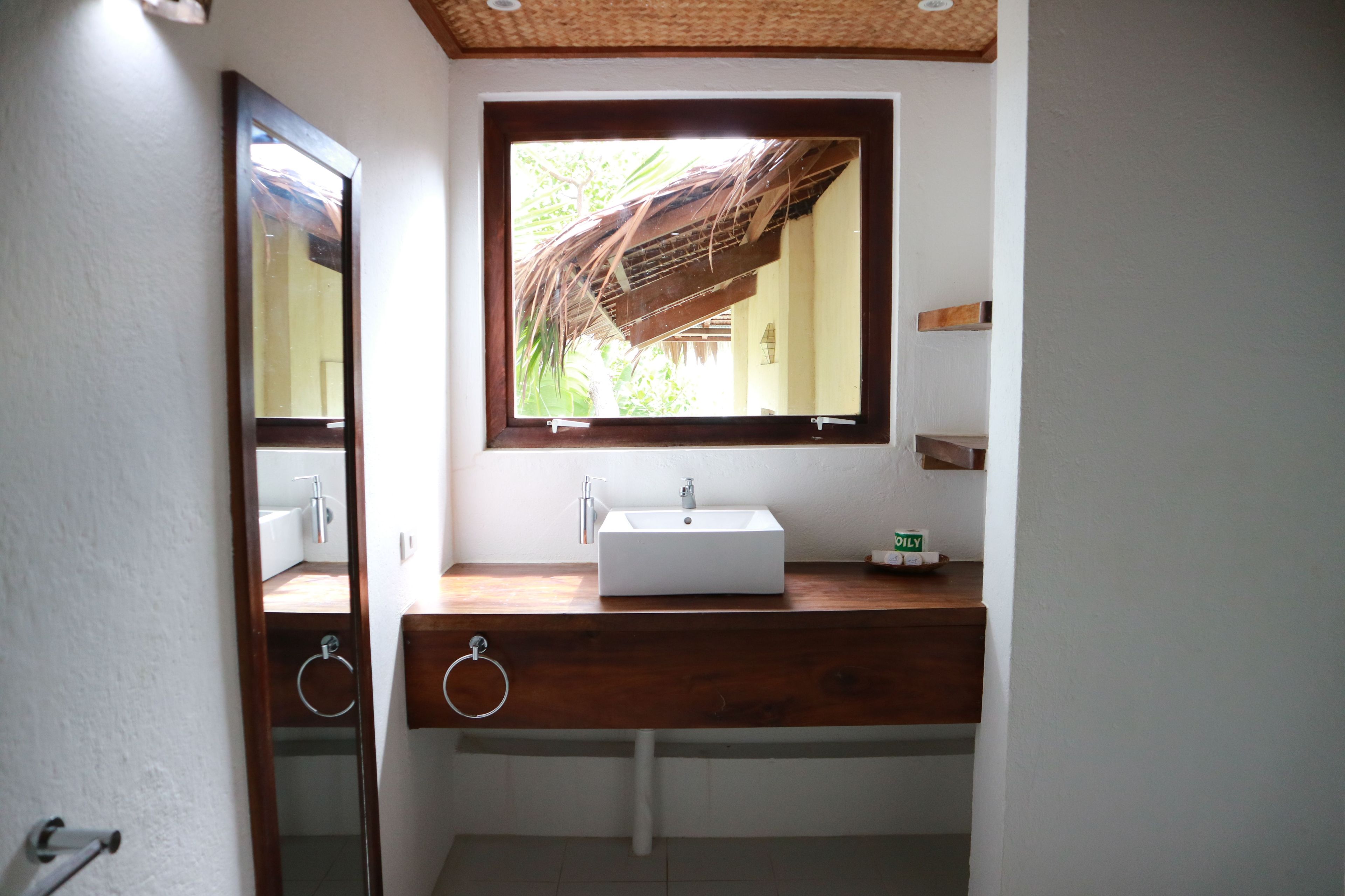 deluxe villa | bathroom sink