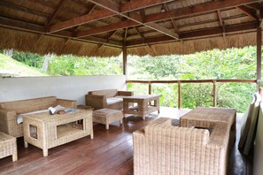 Lobby sitting area - El Nido Overlooking Resort (El Nido)