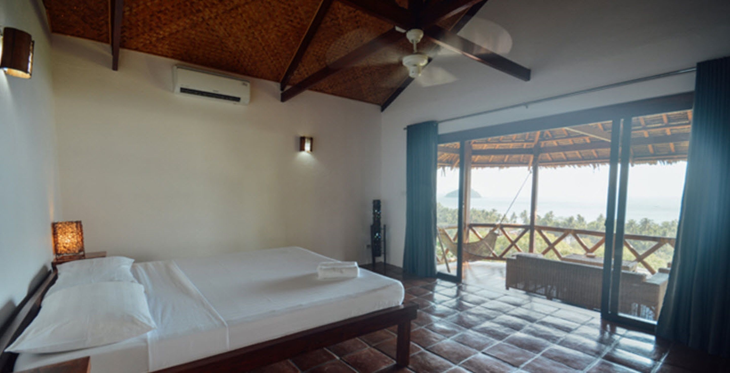 cottage | in-room safe, desk, bed sheets