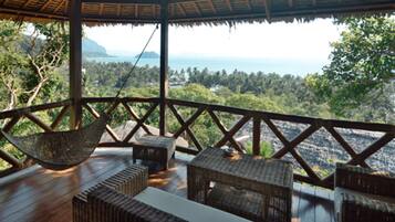 Cottage | Balcony