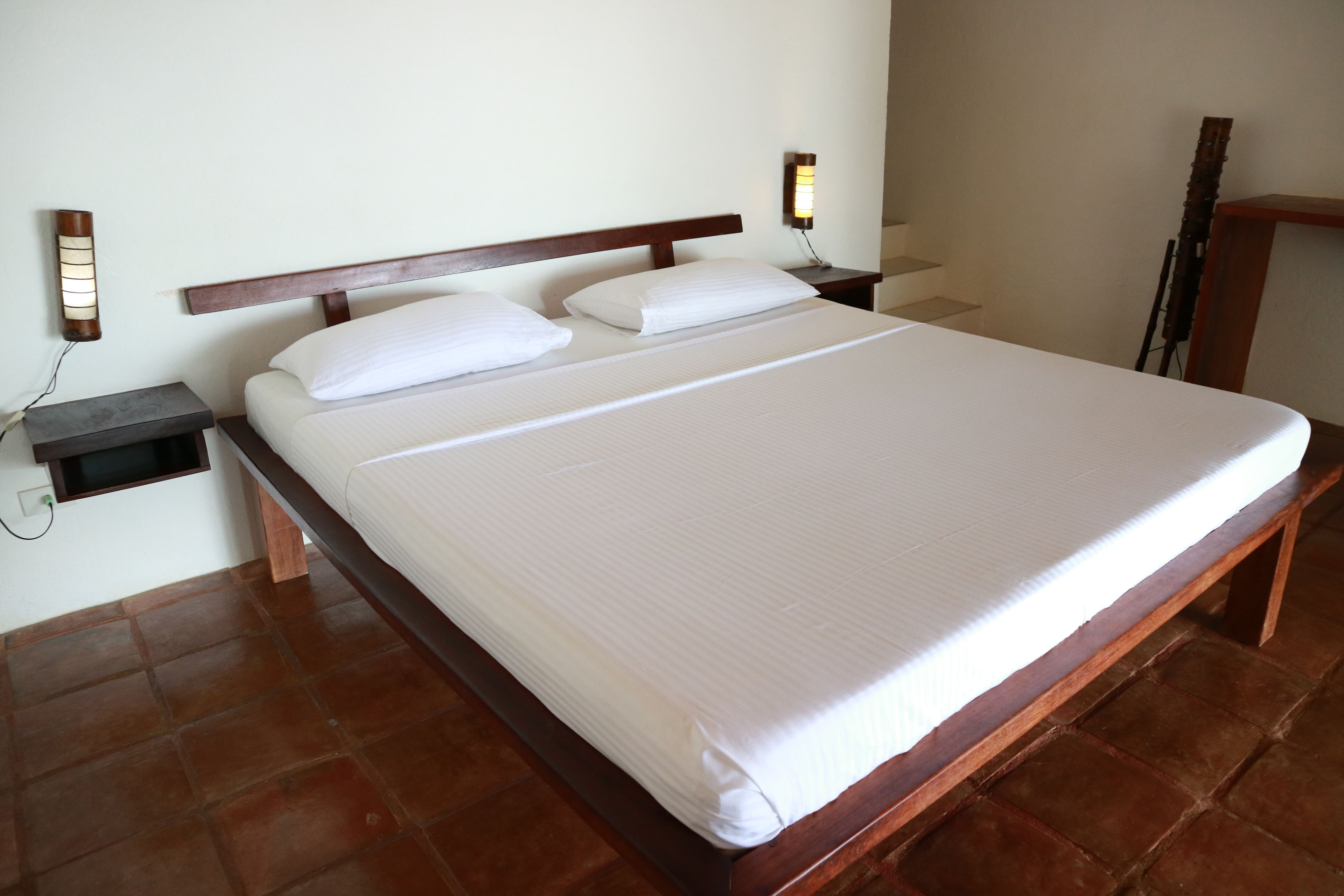 in-room safe, desk, bed sheets