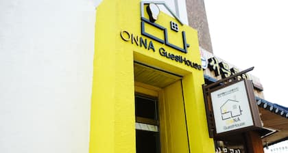 Onna Guesthouse - Hostel
