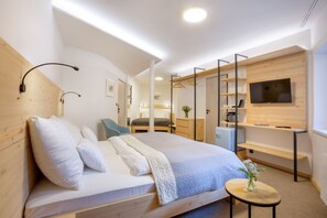 Family Quadruple Room, 1 Bedroom | Hypo-allergenic bedding, minibar, in-room safe, soundproofing - Ski & Spa Bellevue Harrachov (Harrachov)