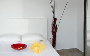 1 bedroom, iron/ironing board, free cots/infant beds, rollaway beds - Plum Tree Studio - Morfi Village (Apokoronas)