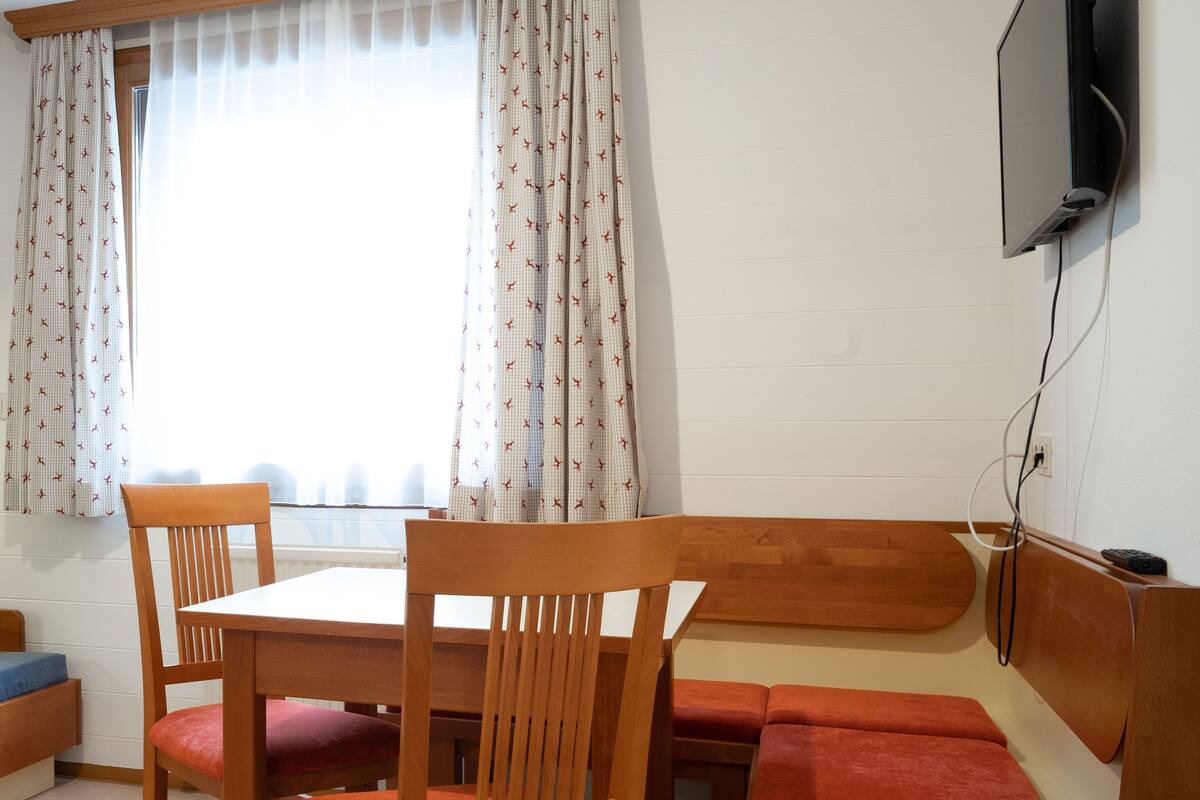 Leilighet (Seilergasse Central Apartment 3) | Oppholdsrom | En 80-centimeters Flatskjerm-TV med digitale kanaler samt TV
