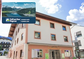 Front of property - Apartmenthaus Seilergasse by we rent (Zell am See)