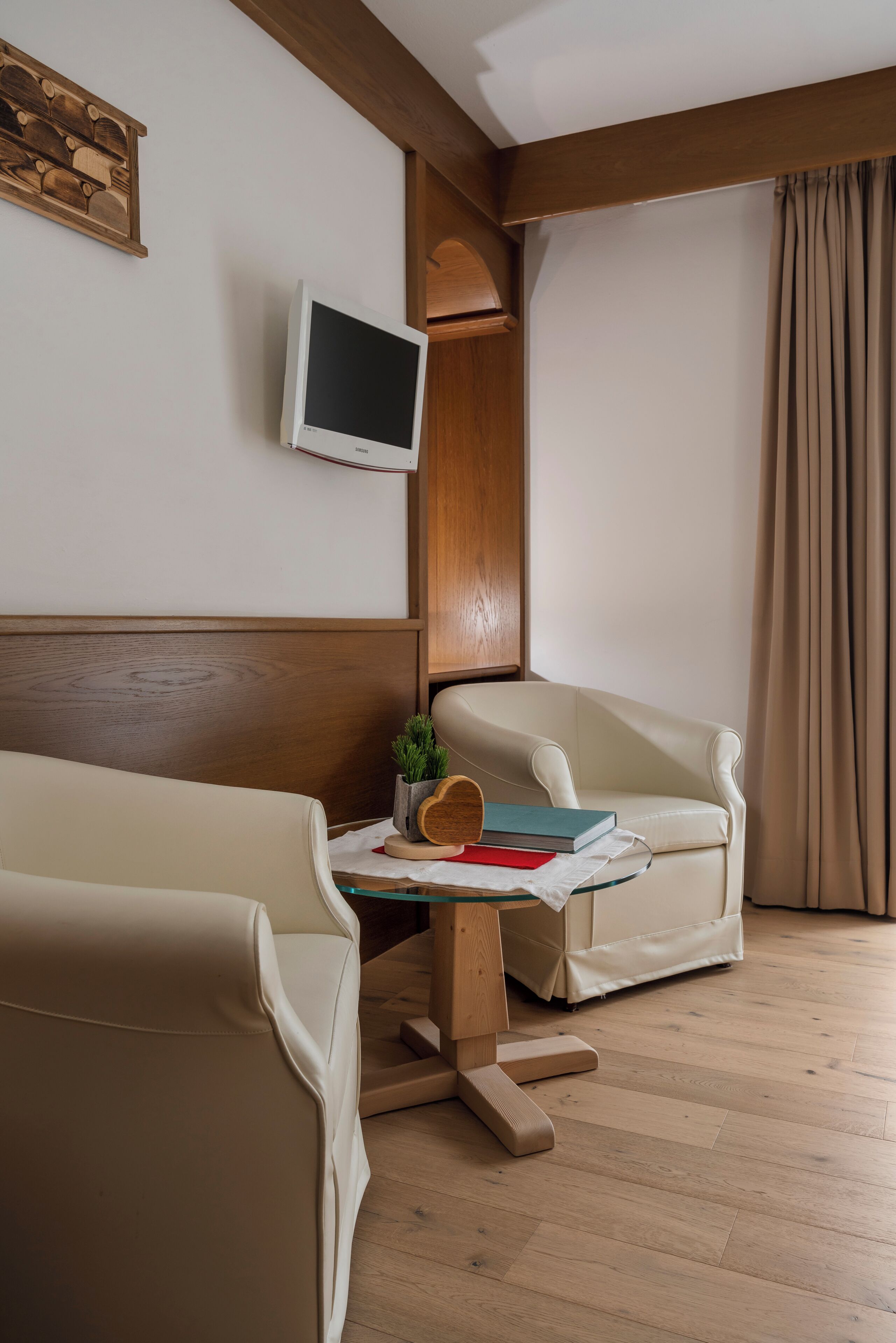 In-room safe, desk, blackout drapes, soundproofing