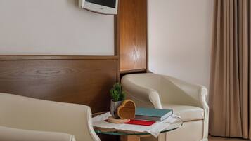 In-room safe, desk, blackout drapes, soundproofing