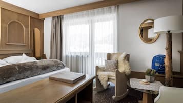 Caja fuerte, decoración individual, mobiliario individual y escritorio