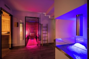Sauna, hot tub, steam room, massage/treatment rooms