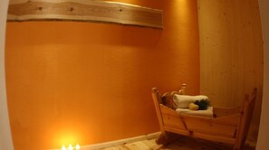 Sauna, tab panas, bilik wap, bilik urut/rawatan 