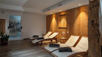 Sauna, tina de hidromasaje y baño de vapor
