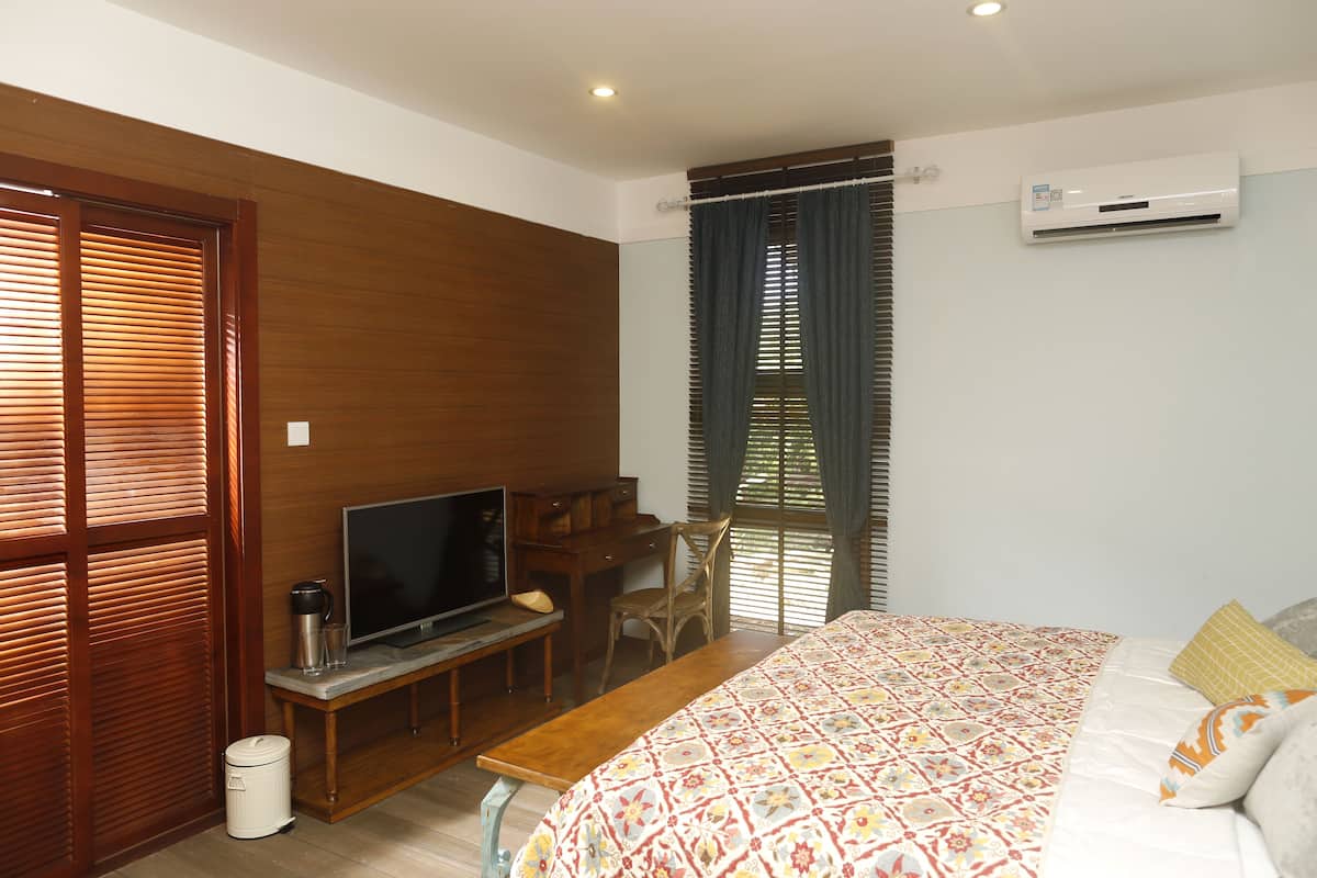 1 bedroom, in-room safe, individually furnished, soundproofing