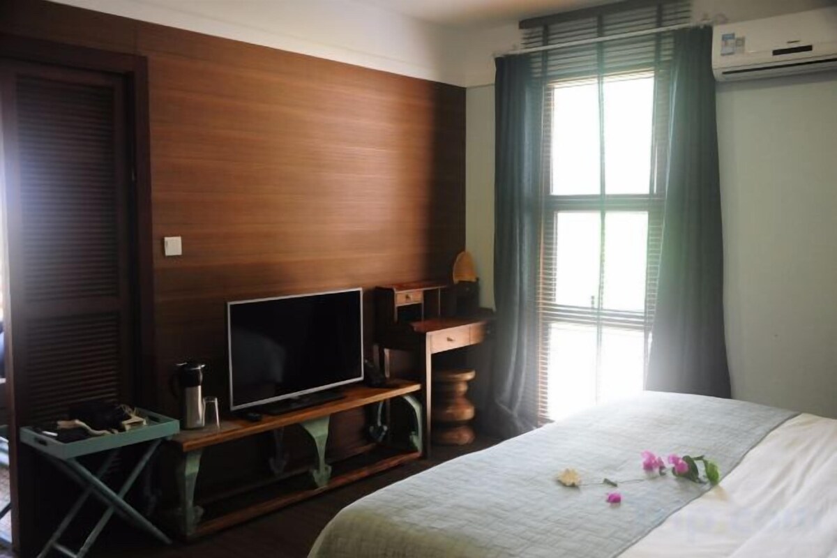 1 bedroom, in-room safe, soundproofing, WiFi (free)
