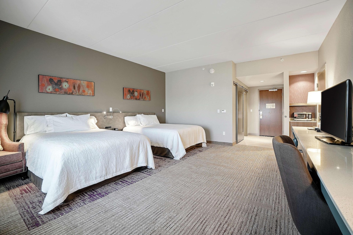 Premium bedding, down duvets, blackout curtains, free WiFi