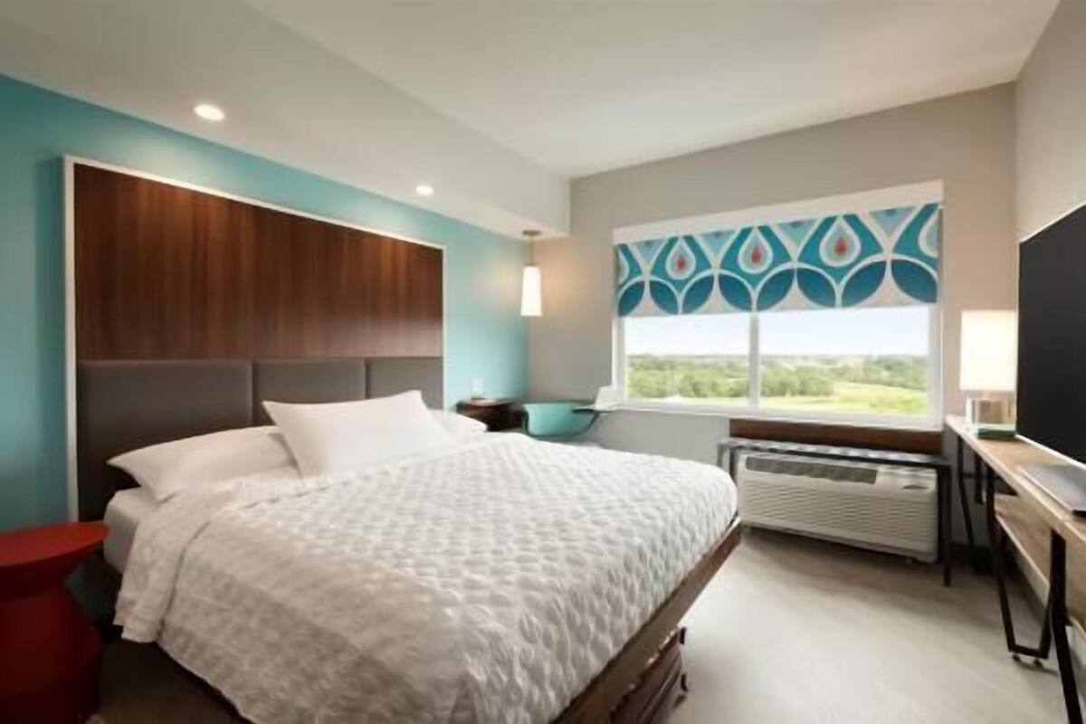 Blackout drapes, iron/ironing board, free WiFi, bed sheets