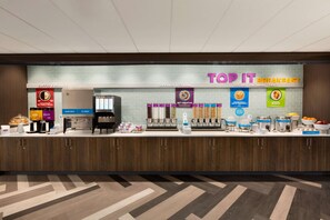 Buffet déjeuner gratuit tous les jours