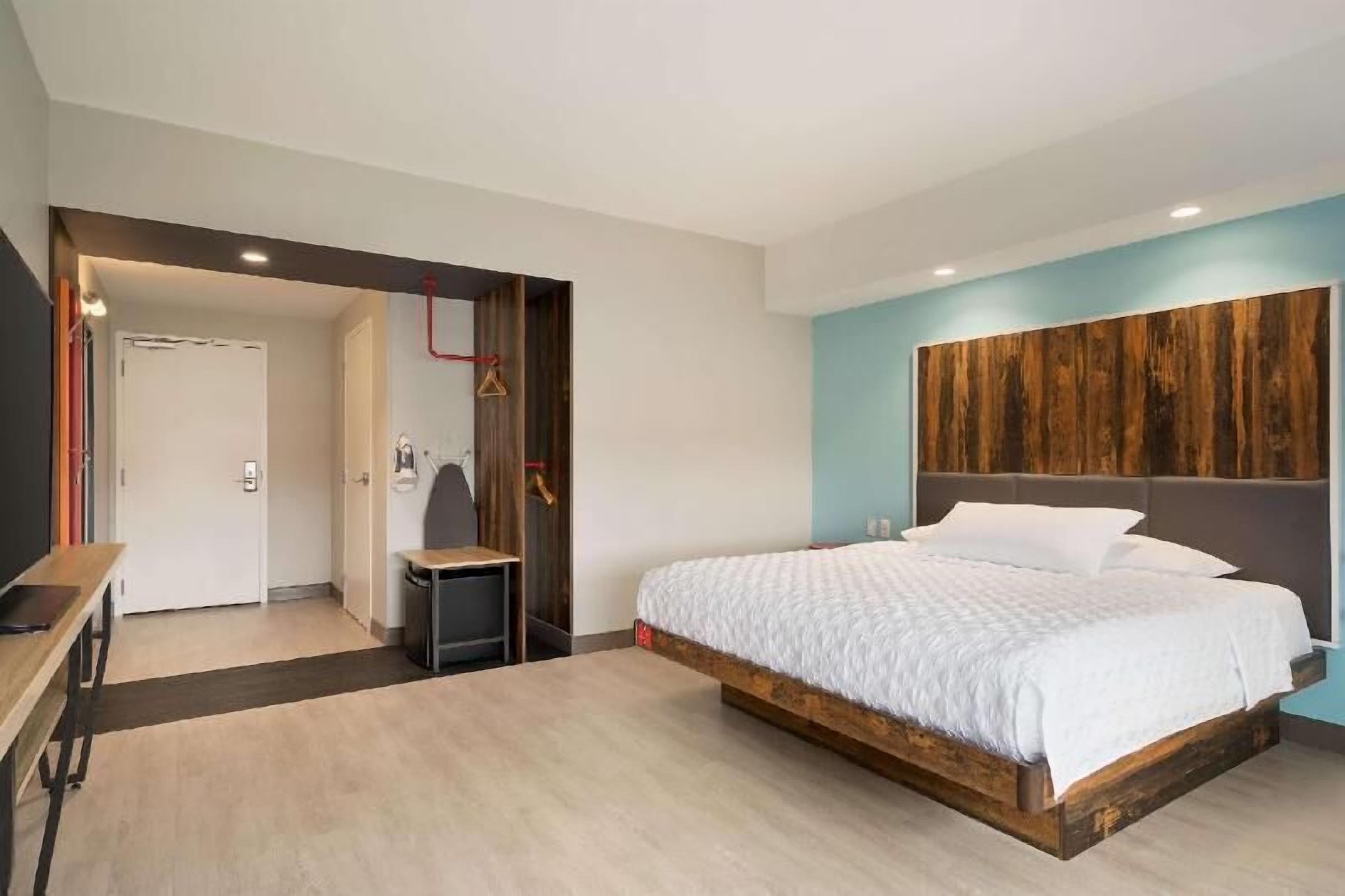 Blackout drapes, iron/ironing board, free WiFi, bed sheets
