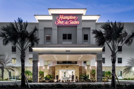 Exterior. Hampton Inn & Suites West Melbourne-Palm Bay Road