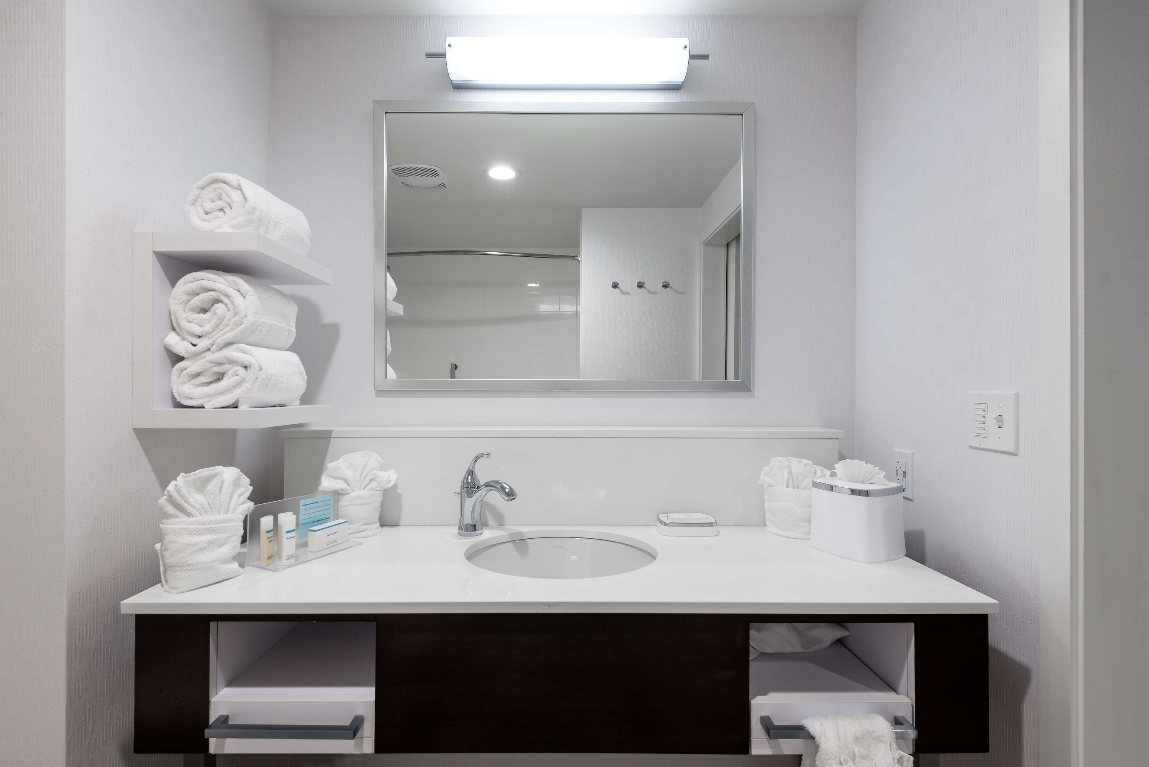 shower, free toiletries, towels