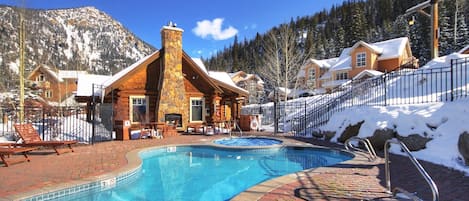 Kolam renang terbuka