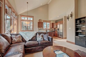 Townhome, 3 Bedrooms | Living area