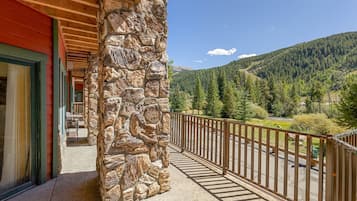 Kondominium, 3 kamar tidur | Balkon