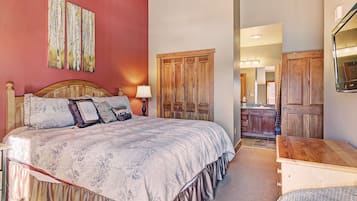 2 bedrooms, laptop workspace, free WiFi, bed sheets