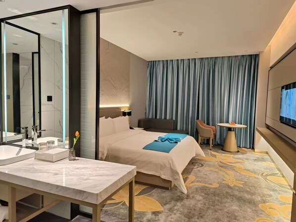 豪华大床房 | 阳台景观