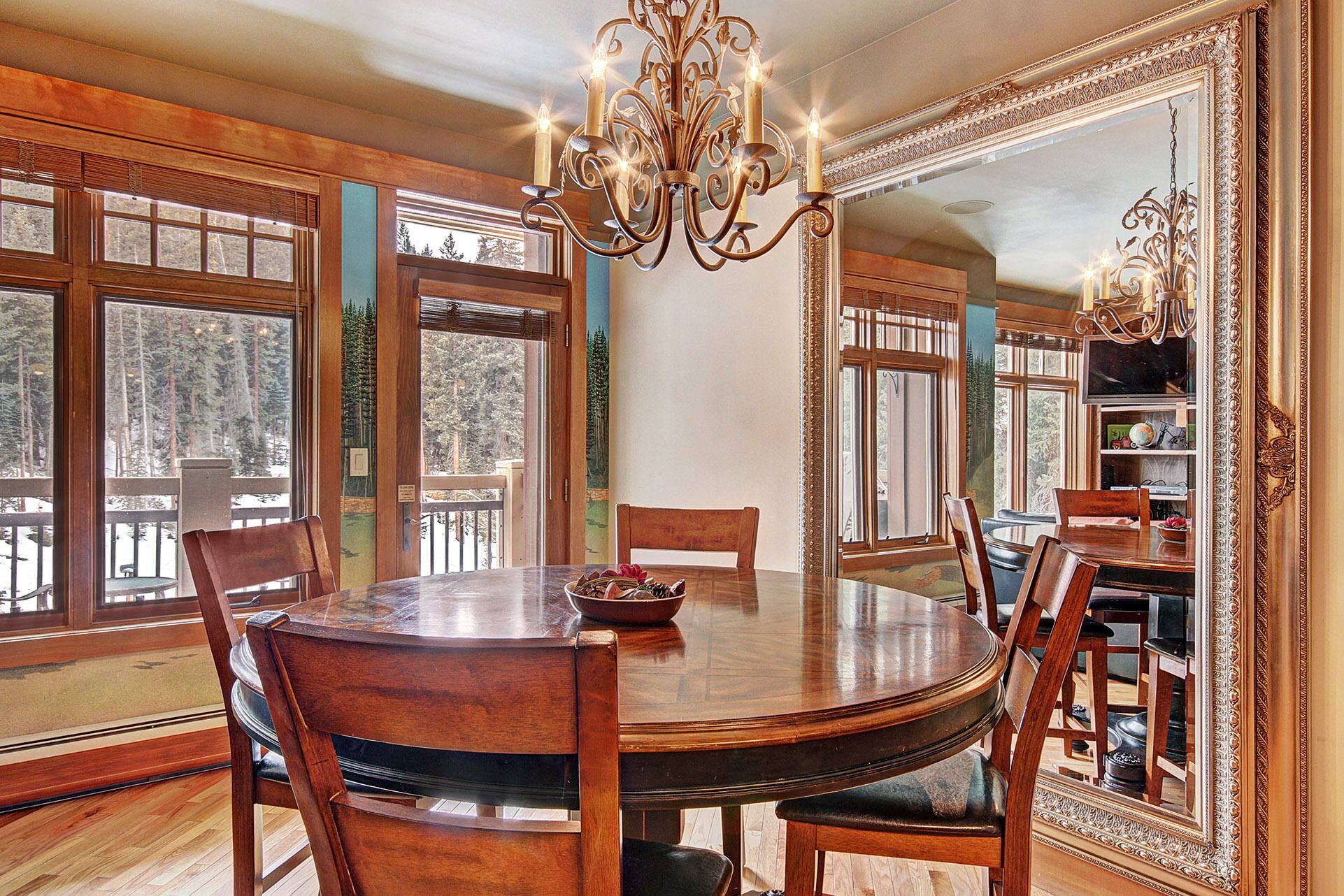 Condo, 2 quartos | Opções para refeição no quarto