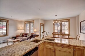 Condo, 2 Bedrooms | Private kitchen | Full-sized fridge, microwave, oven, stovetop - 8452 Dakota Lodge 2 Bedroom Condo by RedAwning (Keystone)