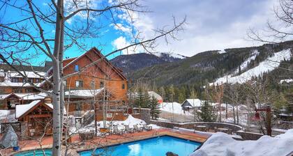 8452 Dakota Lodge 2 Bedroom Condo by RedAwning