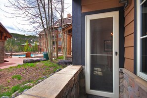 Condo, 2 Bedrooms | Exterior